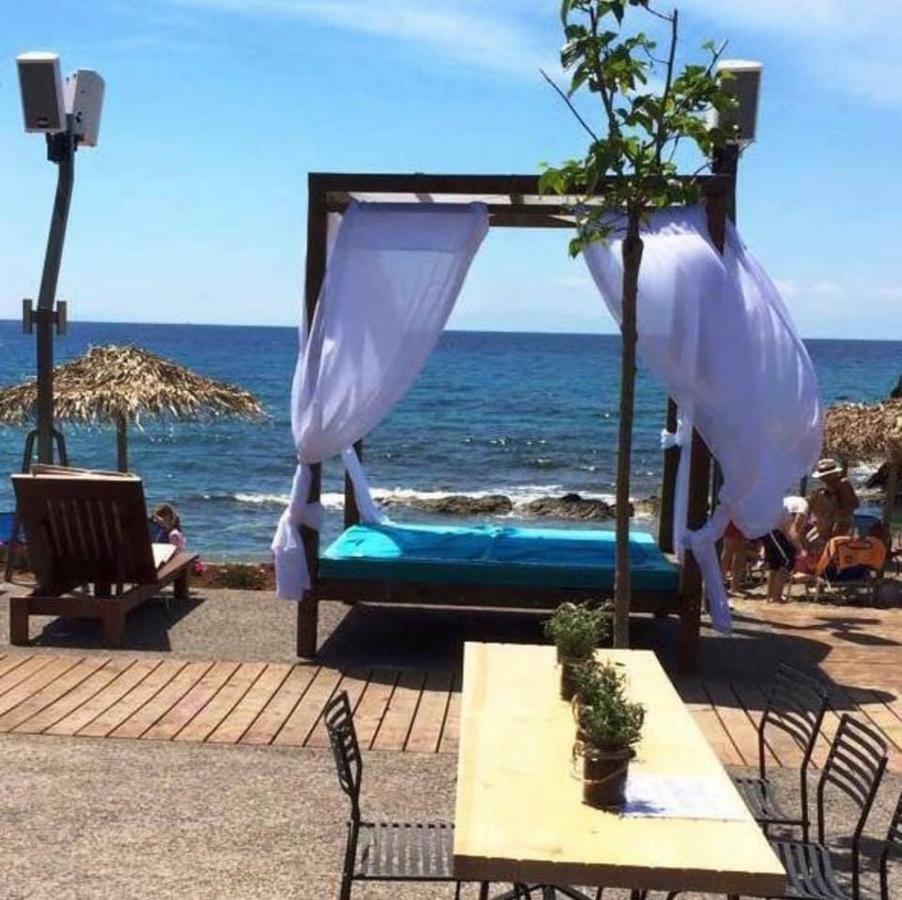 Seaview Apartments Anávyssos Eksteriør bilde