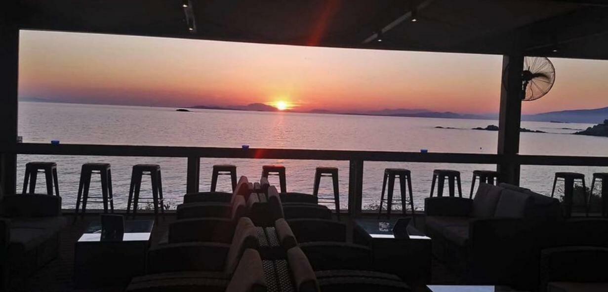 Seaview Apartments Anávyssos Eksteriør bilde